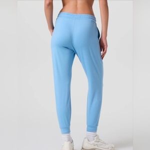 NWT WOMEN'S VUORI "PERFORMANCE JOGGERS" IN "SPRING HEATHER" & SIZE XS